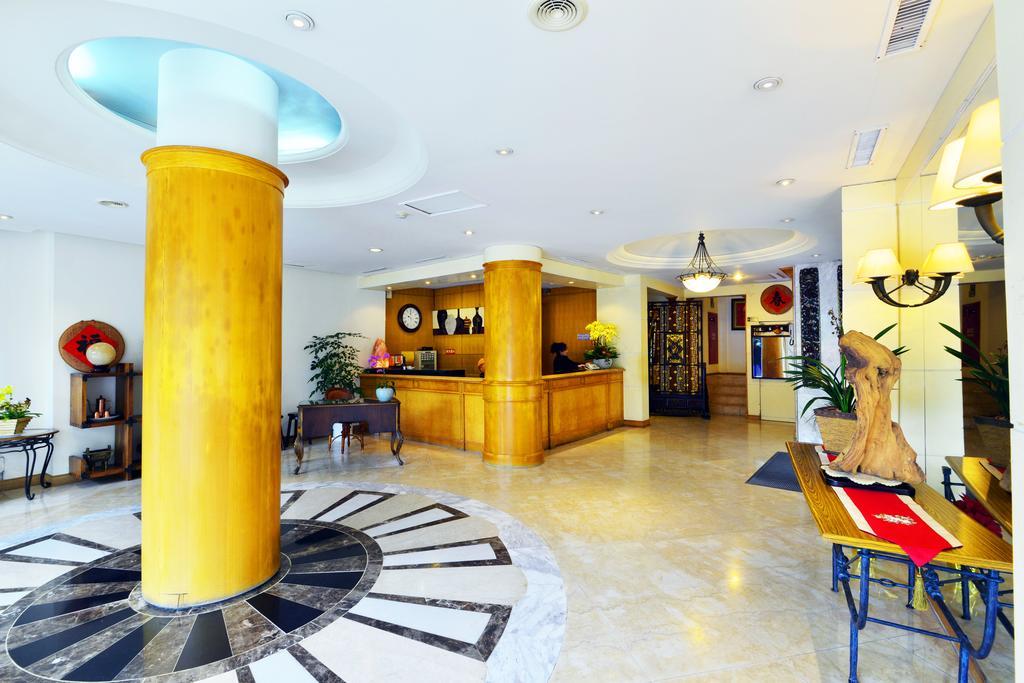 Apollo Hotel Пули Экстерьер фото